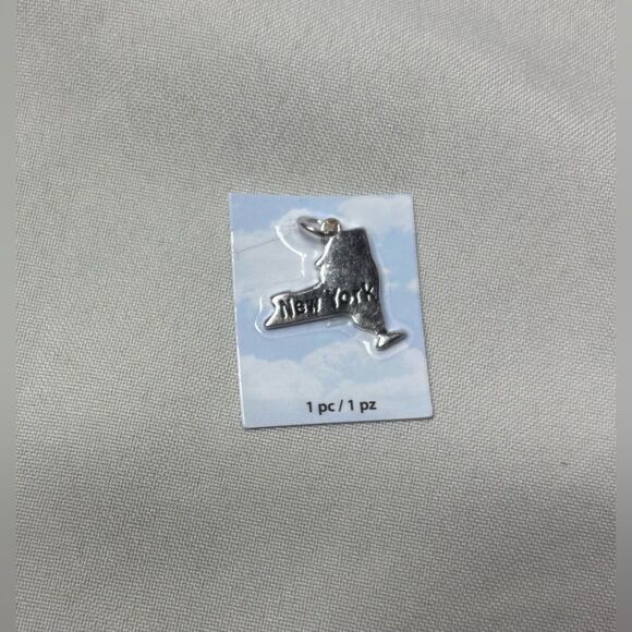 5 New NYC Halcraft Charm Gallery Pendant Jewelry Making Charms - Picture 5 of 5